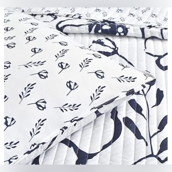 Lush Decor Scandinavian Floral 3 Piece Quilt Set Queen - Picture 2 of 9